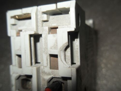Allen-Bradley 1492-CB2-G070 7A Circuit Breaker