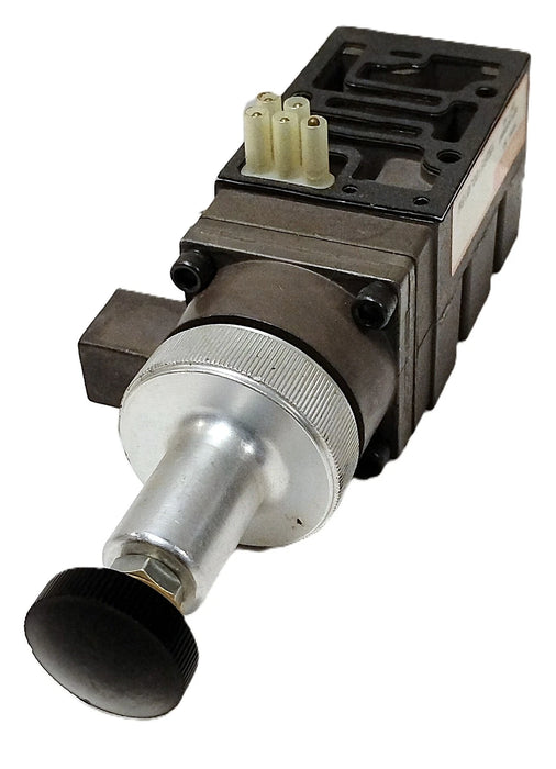 Numatics 152RS100J016W 10-130 psi Pneumatic Regulator