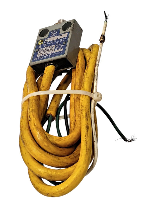 Square D 9007-XA73-06E Ser A 240 V AC 0.5 A Plunger Style Limit Switch