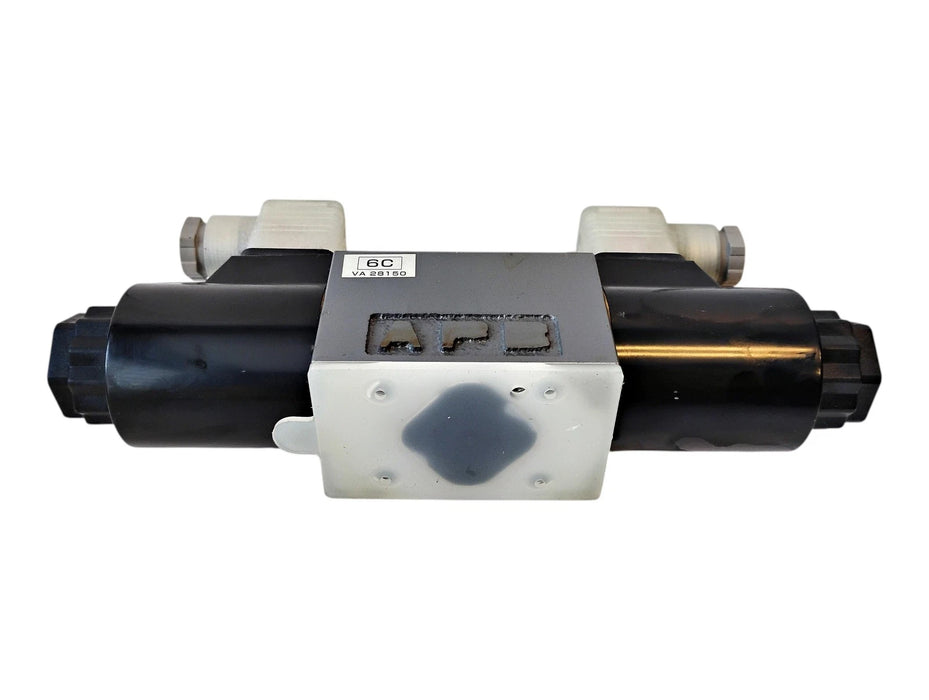 Tokimec DG4V-3-6C-M-U7-H-7-52 24 V DC Hydraulic Directional Control Valve