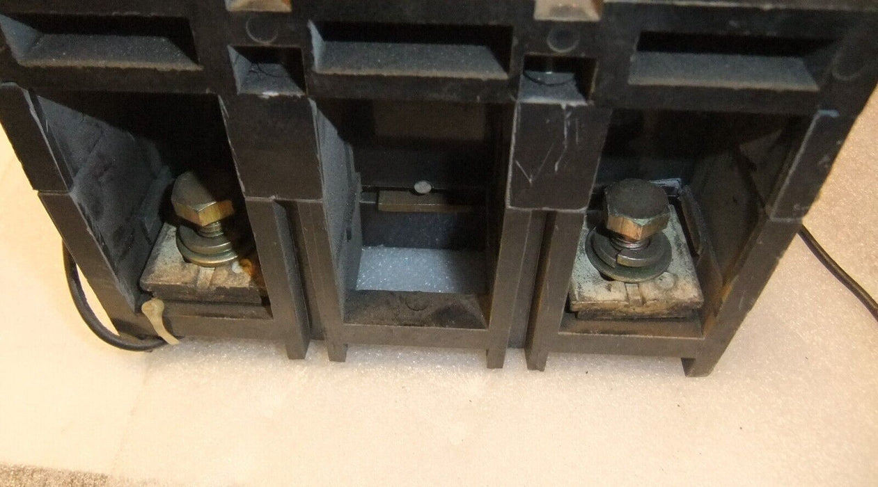 Square D Circuit Breaker LAF2640036MV1021 2P 400A 600V Shunt Trip