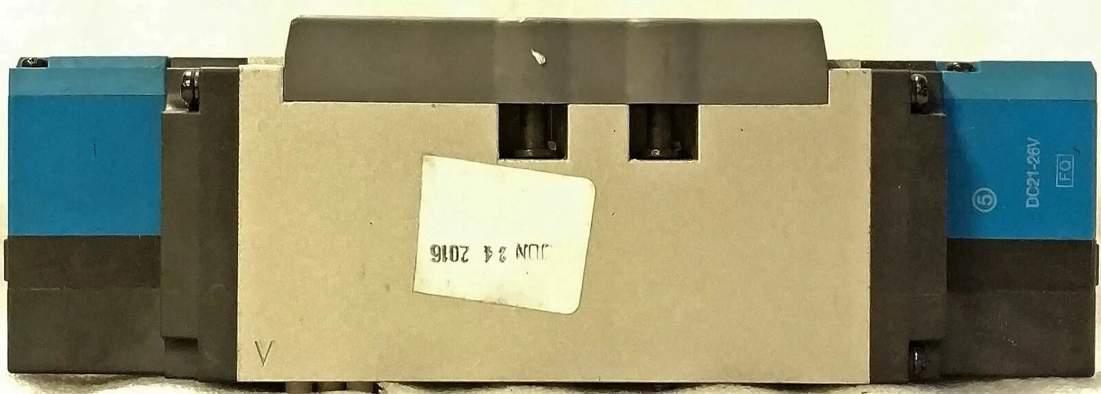 SMC VSS8-8-FHG-D-3EZ-V1 142 psi 1.0 MPa Solenoid Valve w/ 21-26 V DC Coil