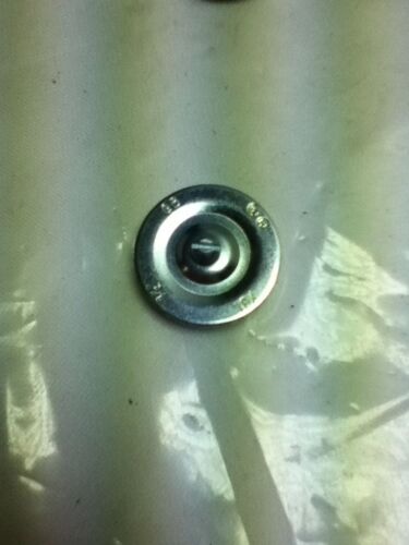 LOT OF 104 GARDNER BENCER 710 KNOCKOUT SEALS