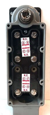 Namco EA700-80926 1/2" NPT DPDT Snap-Lock Side Rotary Limit Switch