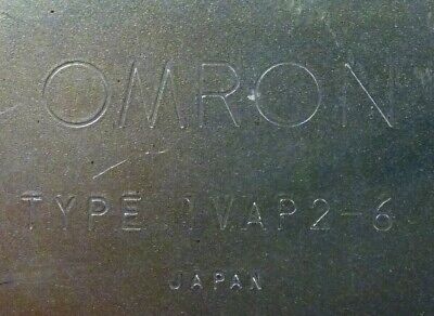 Omron 1VAP2-6 V-15-1B6 Safety Door Interlock Switch