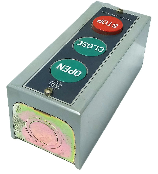 Allen-Bradley 800S-3SD OPEN-CLOSE-STOP Pushbutton Station in Type 1 Enclosure