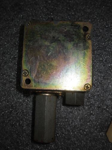 1 Square D 9012-ACW2 DIFFERENTIAL PRESSURE SWITCH