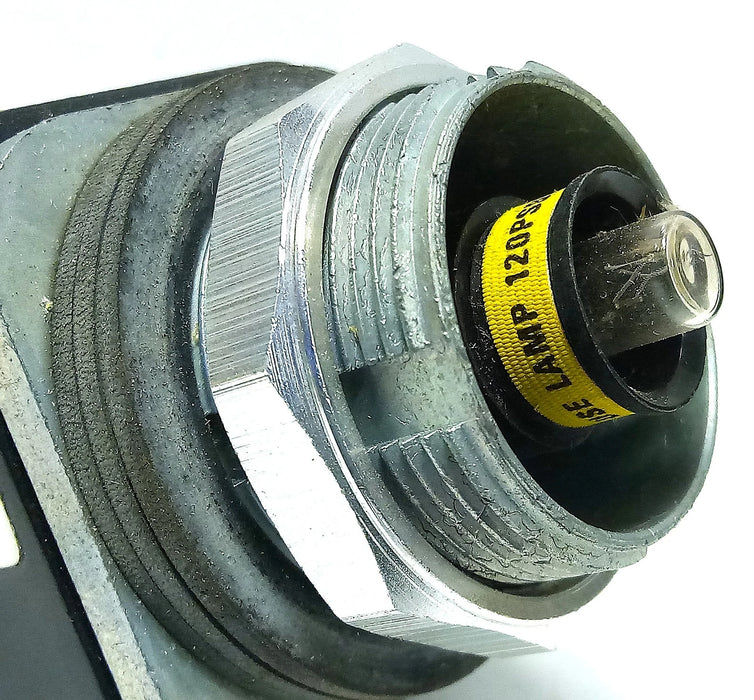 Allen-Bradley 800T-Q10 120 V AC Oiltight Full Voltage Pilot :Light w/ No Lens