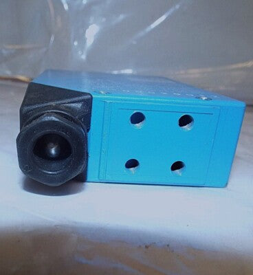 SICK WS24-X2301 13.5 V Dc Photoelectric Proximity Sensor