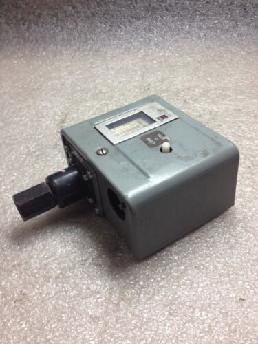 Johnson Controls P70KA-7 Pressure Lockout Control