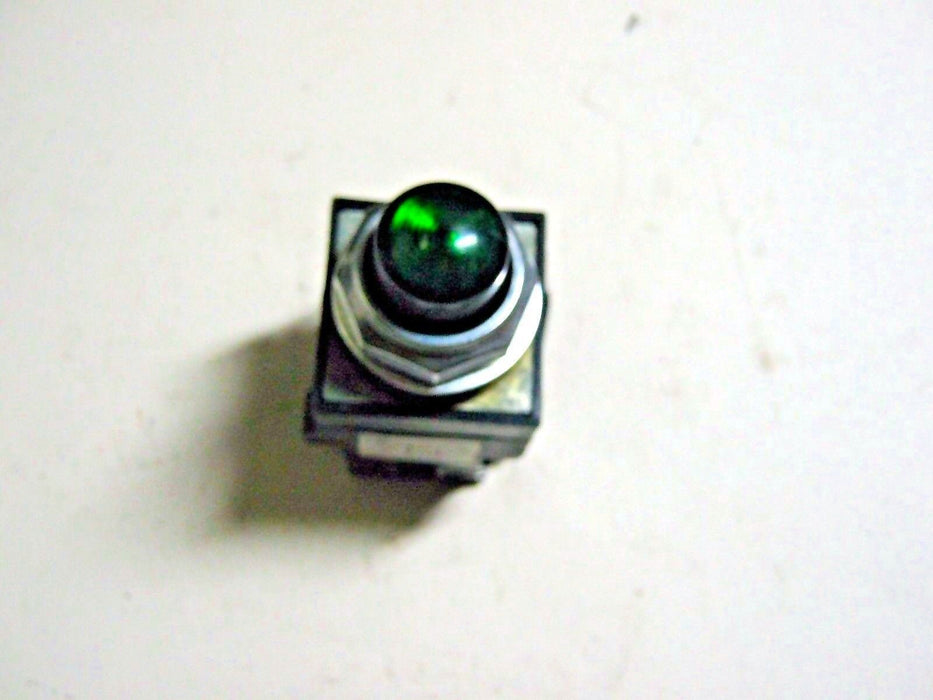 GE CR104P-XG22 Pushbutton Green Cap