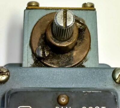 Allen-Bradley 802T-R2TD Limit Switch