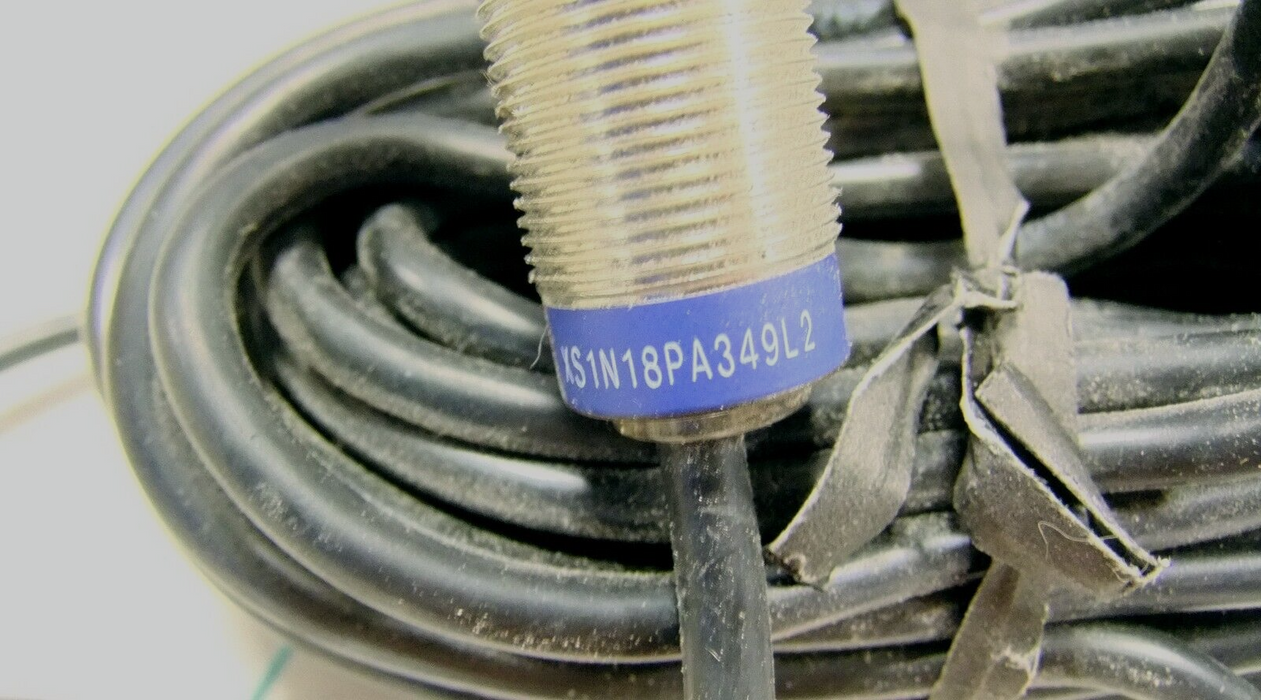 Telemecanique XS1N18PA349L2 Proximity Sensor