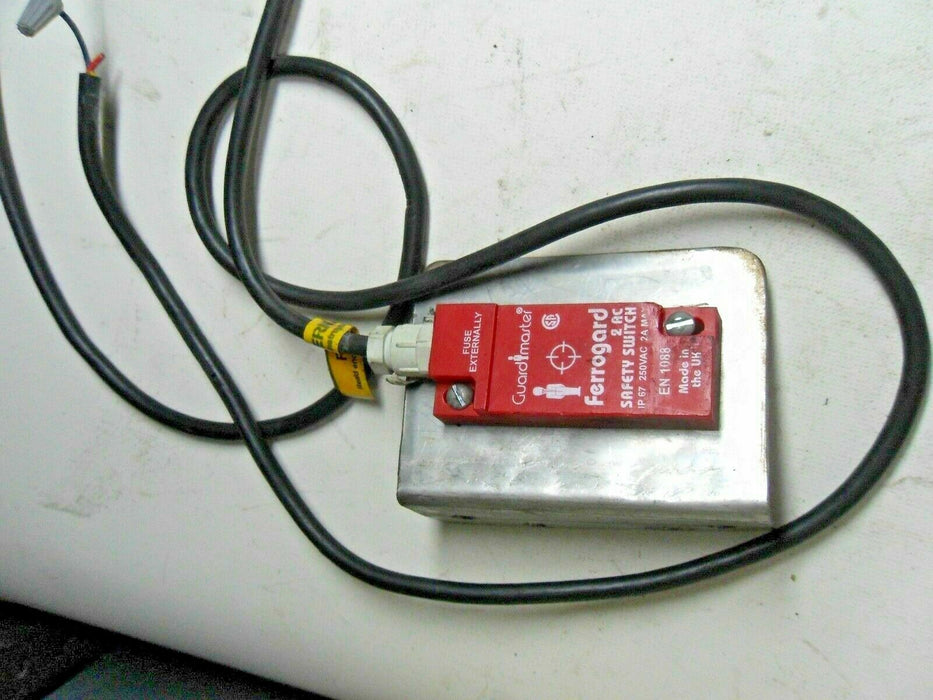 Guardmaster EN 1088 Safety Switch with Cord
