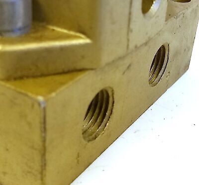 Ross Controls 1616C2020 110/120 V AC 3/2 Way Directional Control Valve