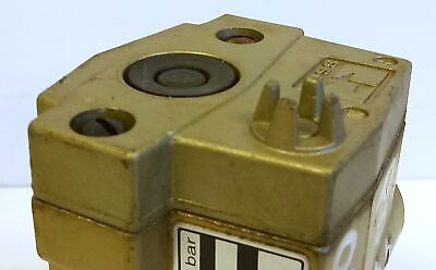 Ross Controls 1616C2020 110/120 V AC 3/2 Way Directional Control Valve