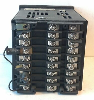 Honeywell DC330B-KE-000-21-000000-00-0 90-250 VAC UDC3300 Temperature Controller