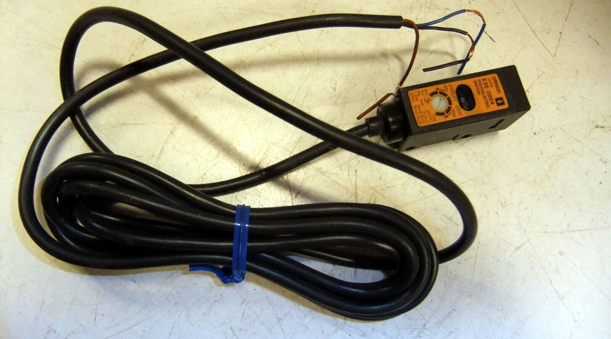 Omron E3S-2DE4 Photoelectric Sensor