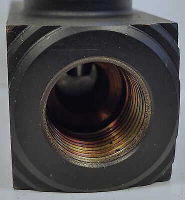 Parker 8F800S-11LA Hydraulic Flow Control Valve