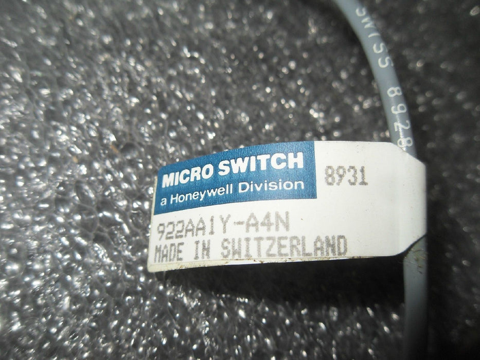 Honeywell MICRO SWITCH 922AA1Y-A4N Proximity Switch