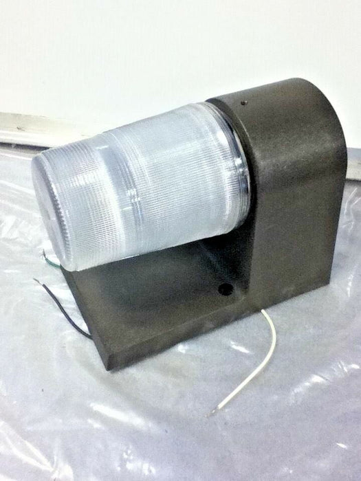 Hubbell NRG-121 LIGHT FIXTURE