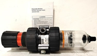 Parker 06E11A18AC 1/4 in 150 psi Compact Filter / Regulator