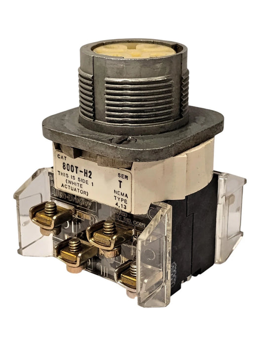 Allen-Bradley 800T-H2B Ser T 600 V AC/DC 2-Position Maintained Selector Switch