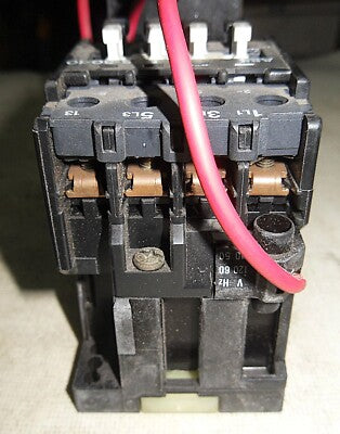 ABB B25-30-10 600 V AC NEMA 1 Contactor w/ BN25S-1N 6.5-8 A Overload Relay