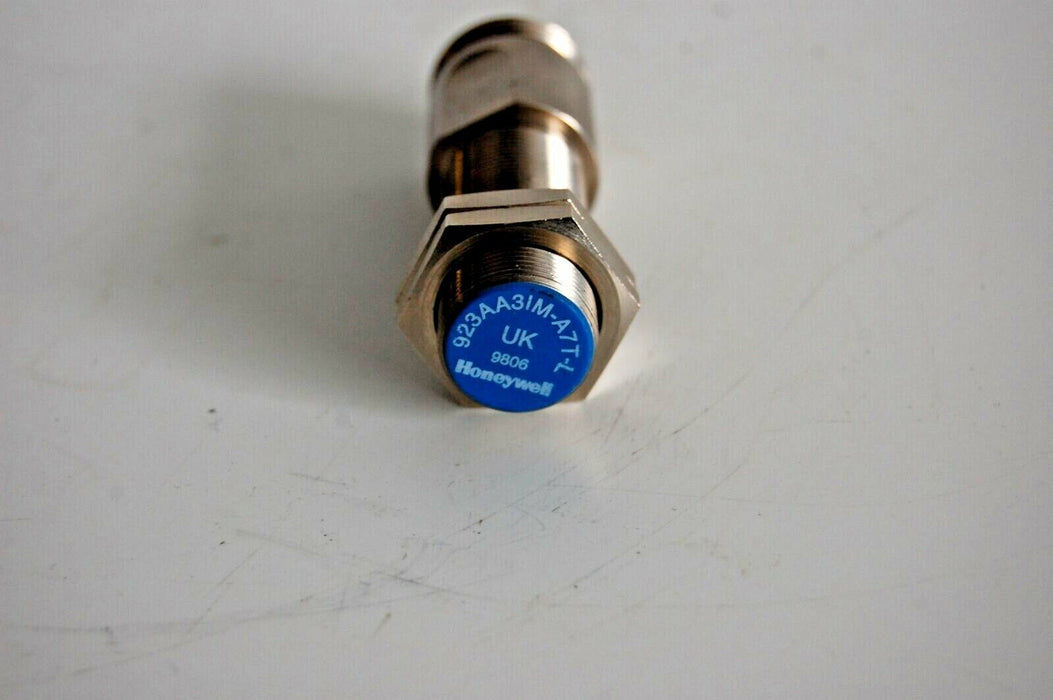 Honeywell 923AA3IM-A7T-L Proximity Switch