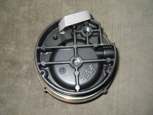 DWYER A3025 PHOTOHELIC PRESSURE SWITCH 0-25 IN. WATER