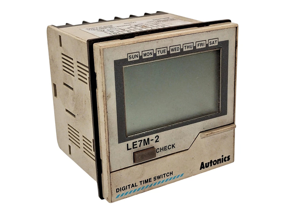 Autonics LE7M-2 100-240 V AC 10 A Digital Time Switch w/ LCD Display