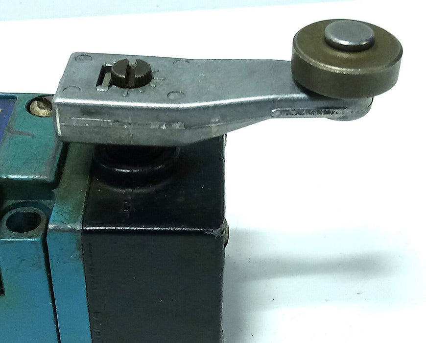 Microswitch LSA1A 600 VAC 10 A Rotary Gear Limit Switch w/ Roller Lever
