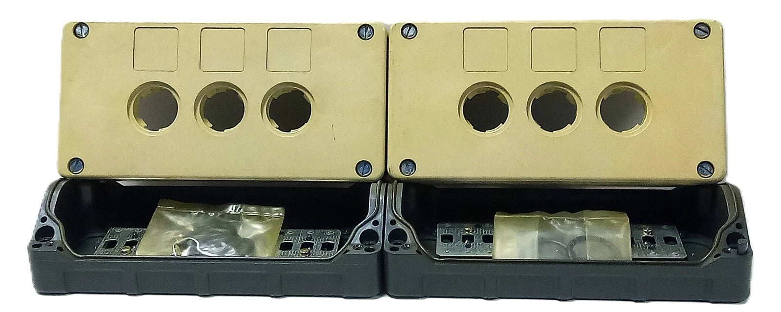 Siemens 3SB1803-0AC 3 Button Type 1 Enclosure for 22 mm Pushbuttons