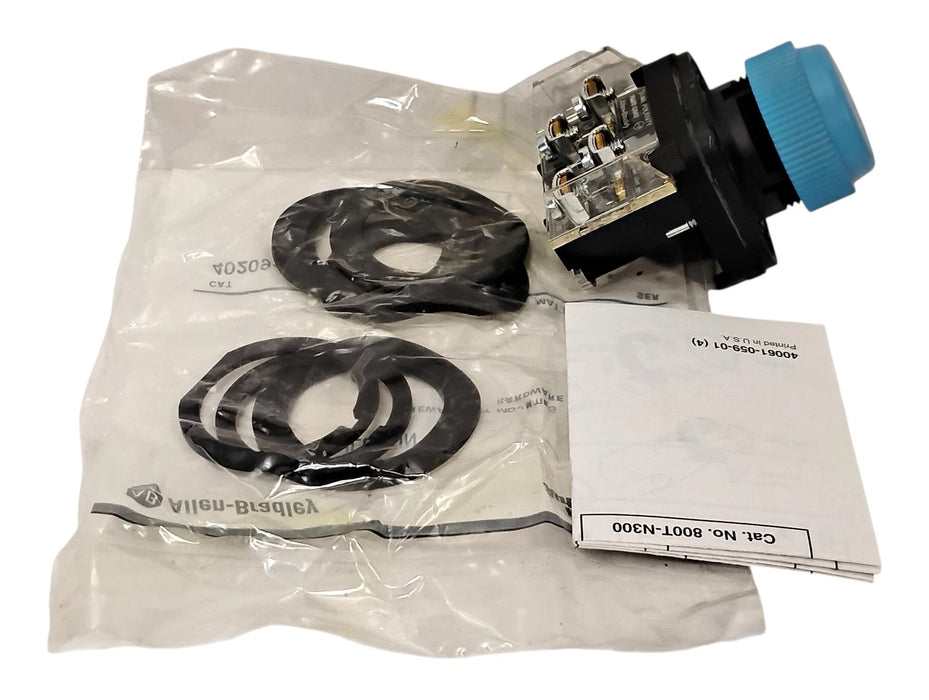 Allen-Bradley 800M-R7-A Series G 600VAC/250VDC 10 A Blue Momentary Pushbutton