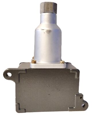United Electric J6-610 125/250 V AC 30-100 psi Differential Pressure Switch