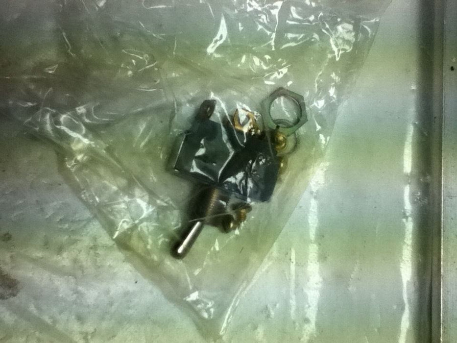 9208 Toggle Switch