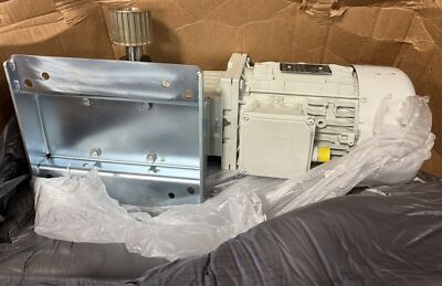 Lenze GKR05-2M HAR 100C12 400/480 V 1740 RPM 3.5 HP Gear Motor