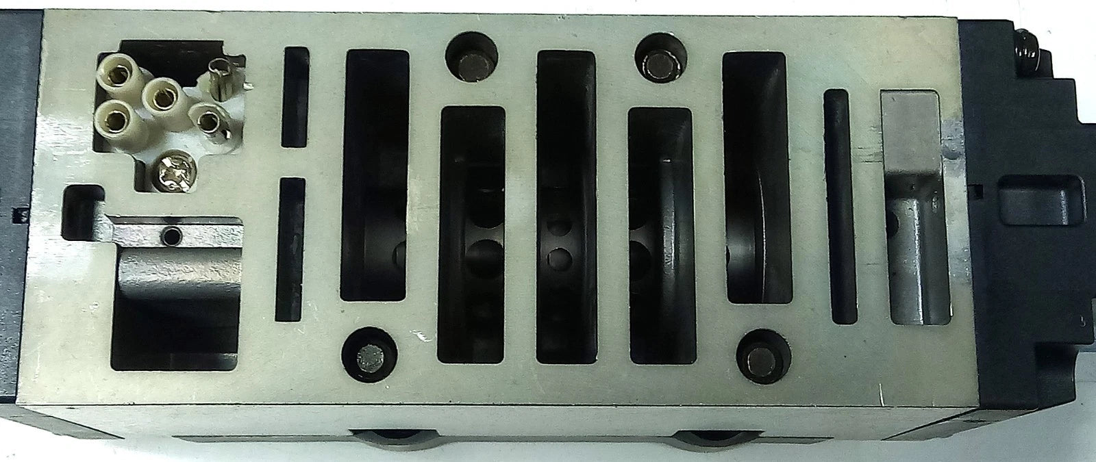 SMC VSS8-8-FHG-D-3EZ-V1 142 psi 1.0 MPa Solenoid Valve w/ 21-26 V DC Coil