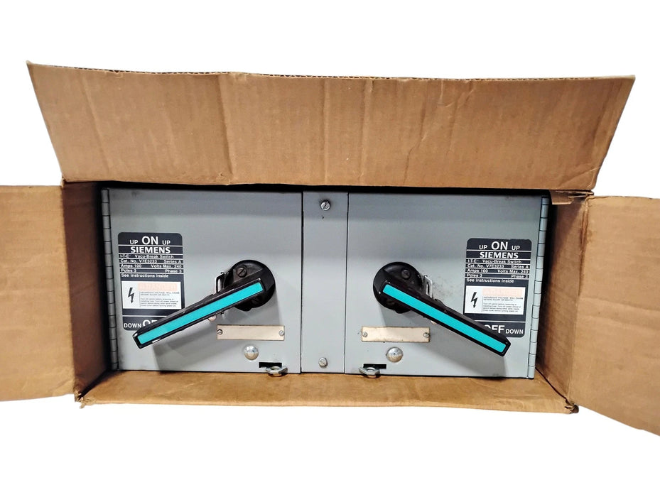 Siemens V7E3233 240 V AC 100-100 A 3 P Vacu-Break Double Branch Safety Switch