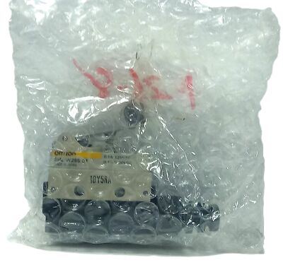 Omron SHL-W255-01 125 V AC 30 V DC 0.1 A Roller Lever Limit Switch