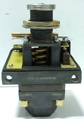 ITT 140P13C3 Neo-Dyn Aerospace Adjustable Pressure Switch