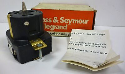 Pass & Seymour CS6369 / C56369 50 Amp 3 Pole 125/250 Volt Locking Receptacle