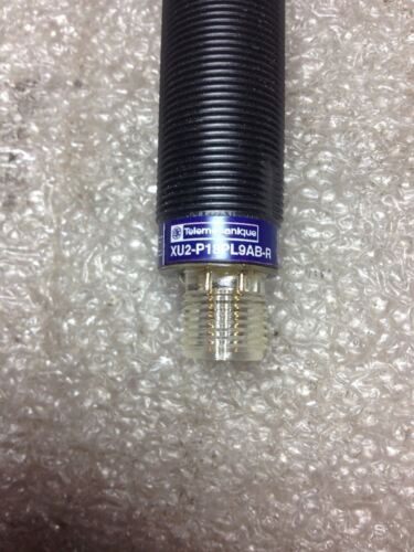 Telemecanique Xu2-P18Pl9Ab-R Photo Sensor