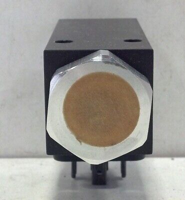 Bosch 0-821-100-012 0.5-8 Bar 250 V Pressure Switch Solenoid Valve w/ Connector