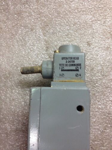 Allen-Bradley 802X-L27 Limit Switch