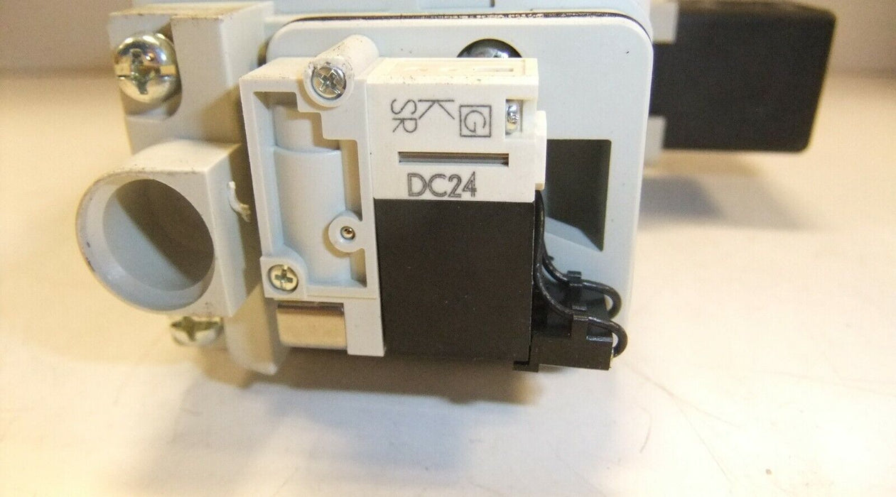 SMC VQ7-8-FHG-D-3ZR DOUBLE SOLENOID VALVE