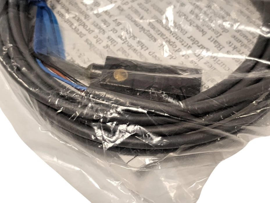 Omron TL-W3MC2 12-24 V DC Inductive Proximity Sensor