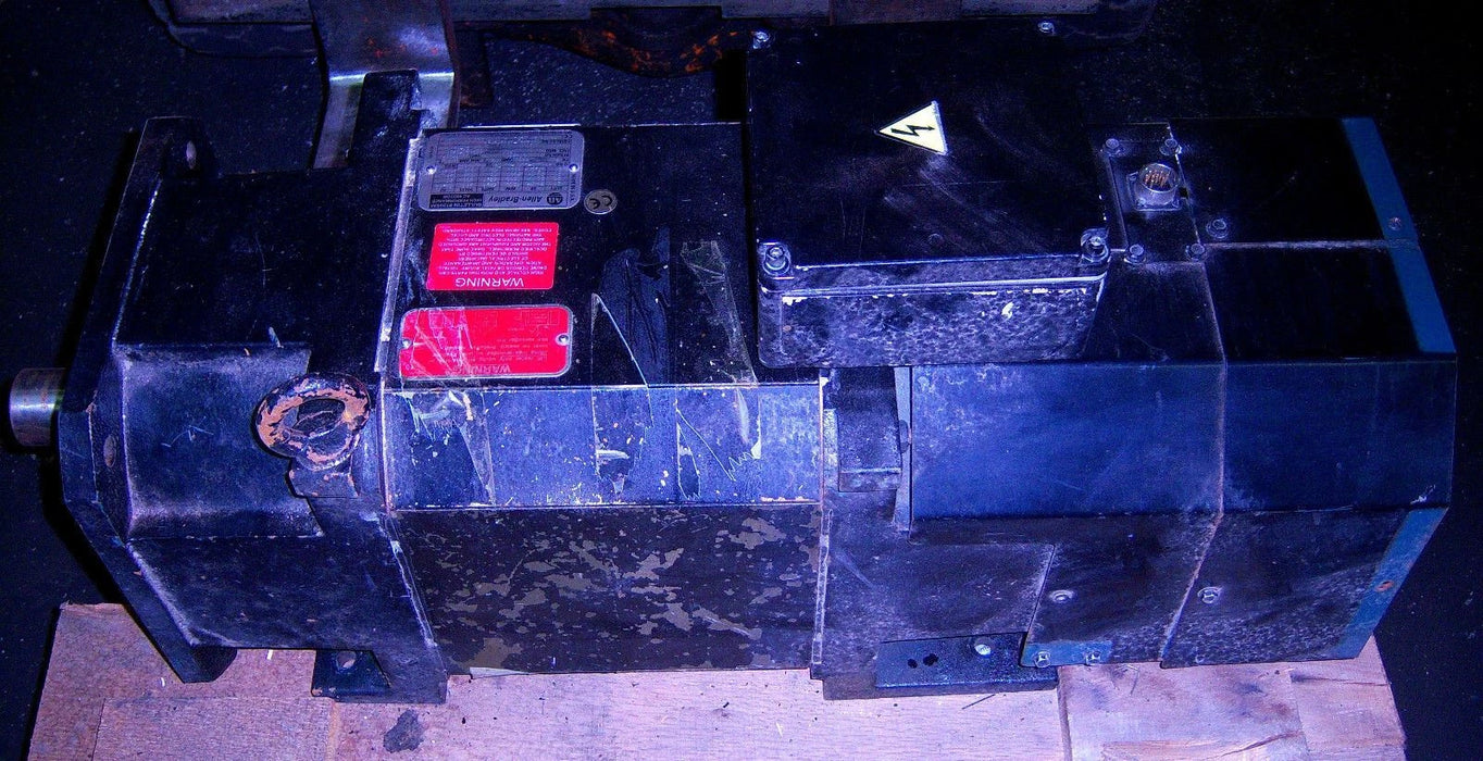 Allen-Bradley 8720SM-030S4JAS2 30 kW 63.1 A 6500 RPM AC Motor w/ SRM-60 Encoder