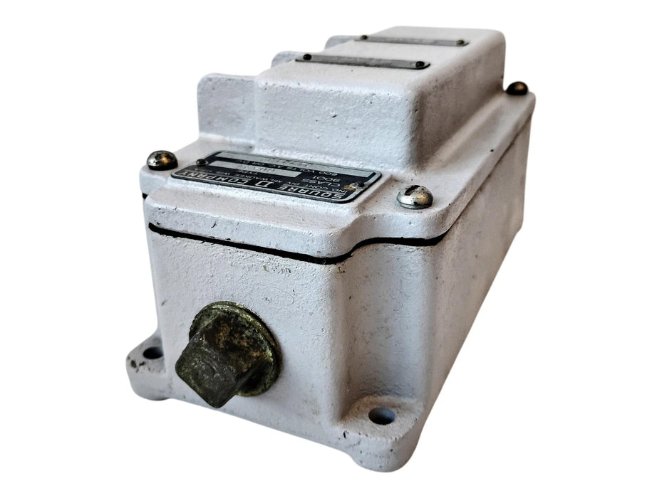 Square D 9001-GD-21 600 V NEMA 4/5 Heavy Duty Start/Stop Push Button Station