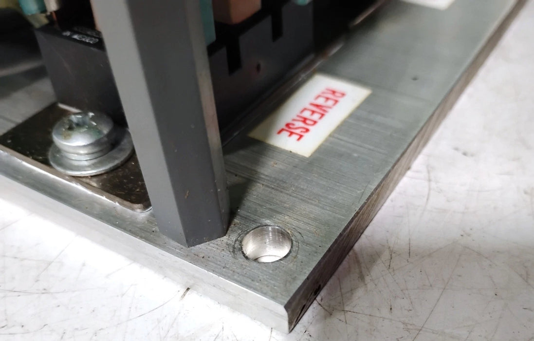 Saftronics DF8-10 120/240 V AC 1-2 HP DC Drive